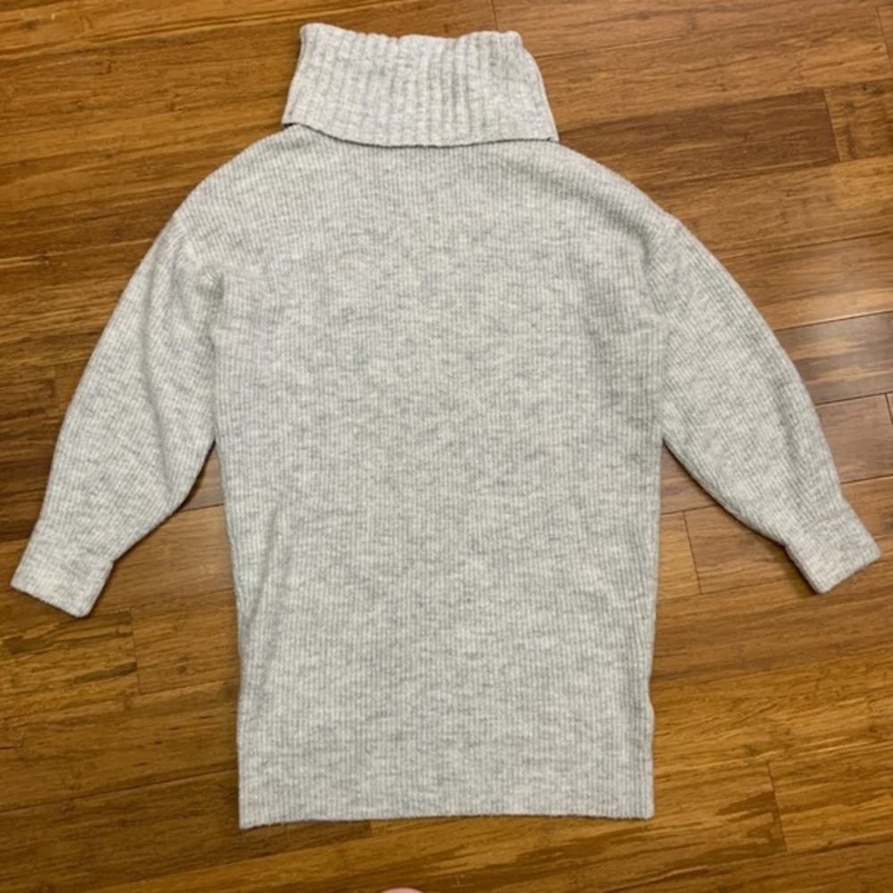 Express‎ Turtleneck Sweater womens Small Gray Long Sleeve Knit Tunic Oversize